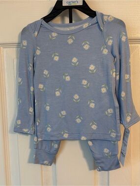 Carter’s baby outfit